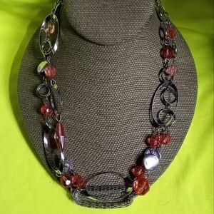 Silvertone chain beaded pinkish peach 🍑 color necklace